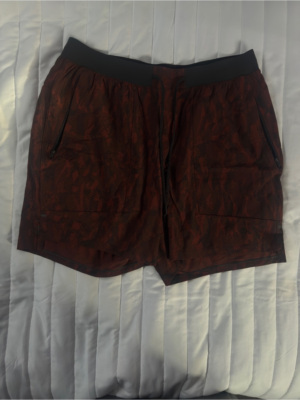 Lululemon athletica Men's Athletic Drawstring Shorts in Dark Red Pattern